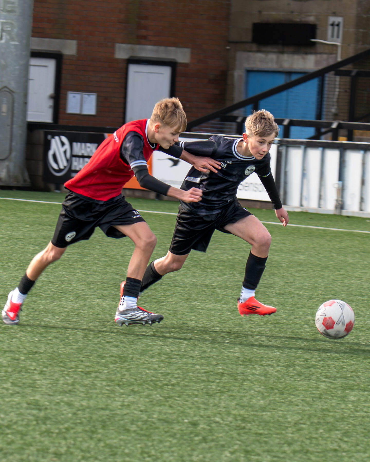 Fast-paced one-versus-one duel during an NGFC game